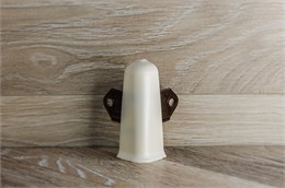 Наружный угол с крепежом 85 мм 