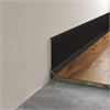 Плинтус алюминиевый LACONISTIQ Adhesive 80мм Черный матовый RAL9005. (80*10*2500мм) 63-21-250 - фото 107832